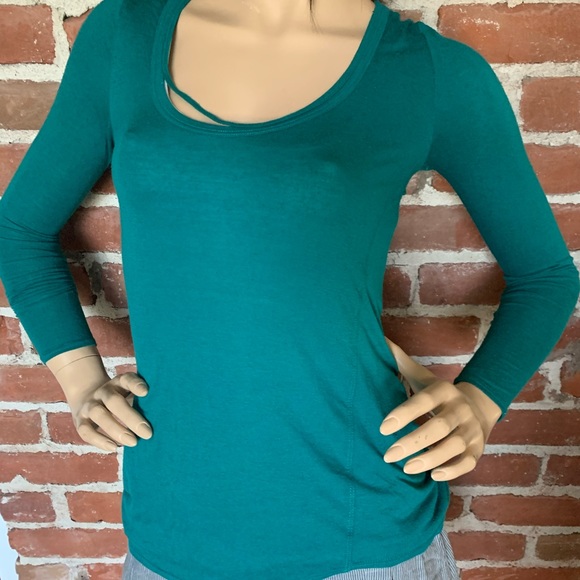 Chaser cut out high low long sleeve t shirt XS - Picture 2 of 12